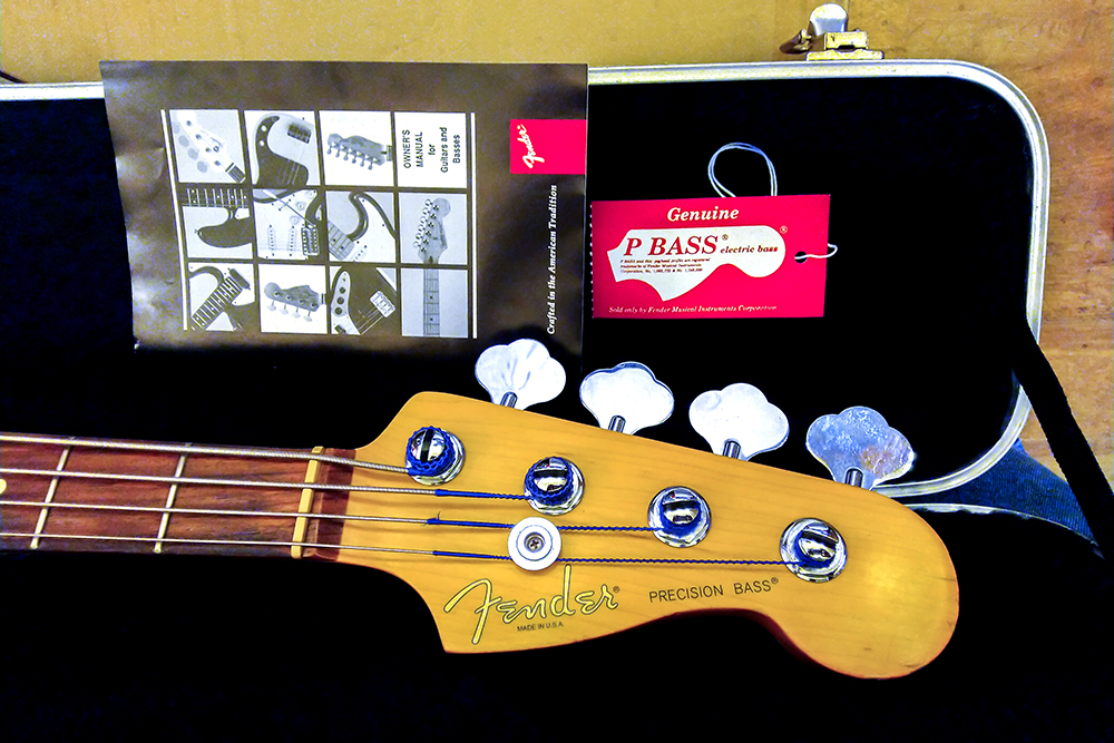 картинка Fender American Standard Precision Bass Inca Silver от магазина Multimusic